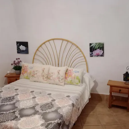 Dom wakacyjny Cueva Privada Y Piscina Compartida *