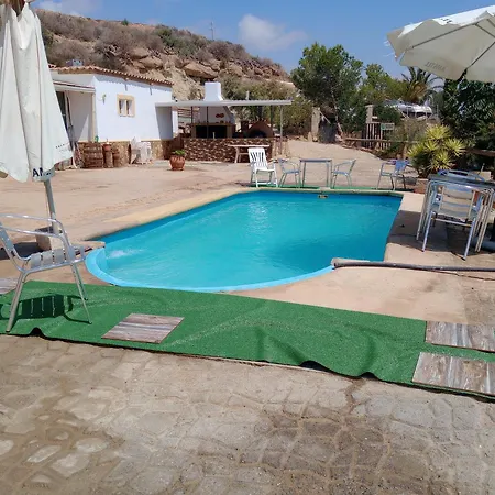 Cueva Privada Y Piscina Compartida *
